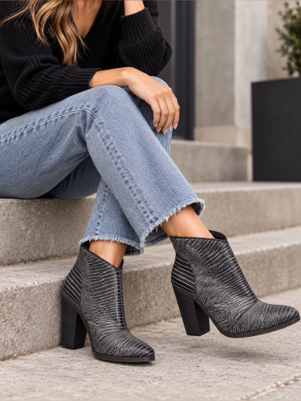 Vintage Snakeskin Ankle Boots Black White Block Heel US 5.5 EU 35